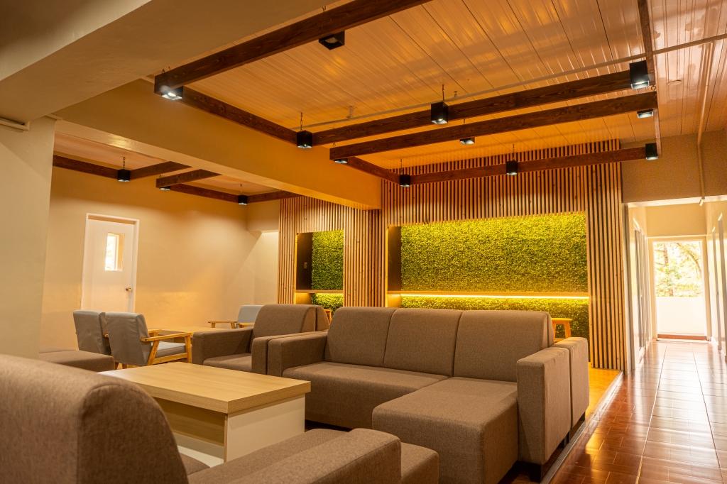 フィリピン留学 Cebu21 - Monol-B6 Lounge area-1